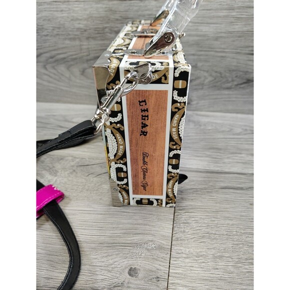 Cigar Box Purse Adorable Kitten's Design Silver Trim Sequins Checker Interior - Picture 4 of 16